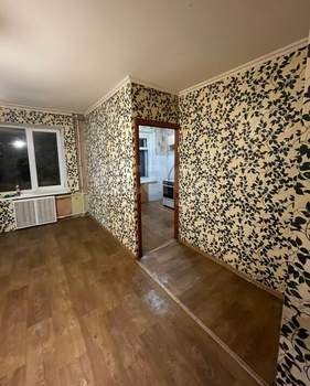 2-к квартира, вторичка, 44м2, 1/4 этаж