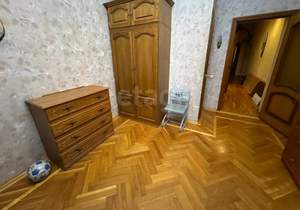 4-к квартира, вторичка, 180м2, 2/4 этаж