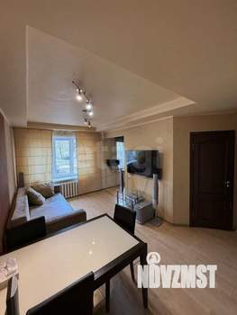 2-к квартира, вторичка, 45м2, 1/4 этаж
