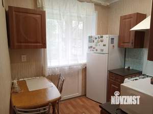 2-к квартира, вторичка, 42м2, 1/4 этаж