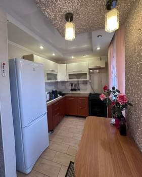 2-к квартира, вторичка, 43м2, 1/4 этаж