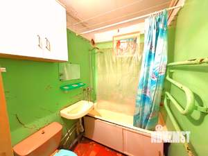 2-к квартира, вторичка, 44м2, 1/4 этаж