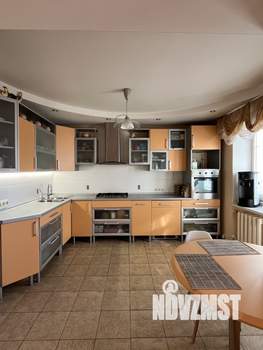 3-к квартира, вторичка, 100м2, 9/10 этаж