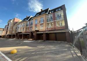 2-к квартира, вторичка, 86м2, 1/3 этаж