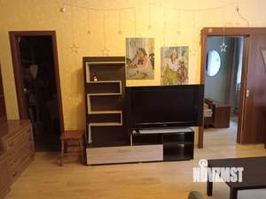 2-к квартира, вторичка, 42м2, 1/4 этаж