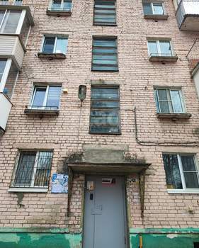2-к квартира, вторичка, 43м2, 1/4 этаж