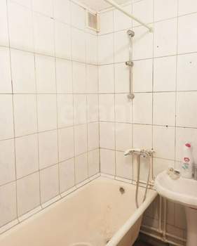 2-к квартира, вторичка, 42м2, 1/5 этаж