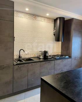 3-к квартира, вторичка, 96м2, 1/4 этаж