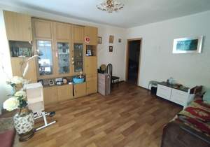 4-к квартира, вторичка, 67м2, 1/1 этаж