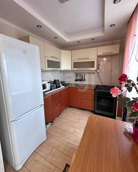 2-к квартира, вторичка, 43м2, 1/4 этаж