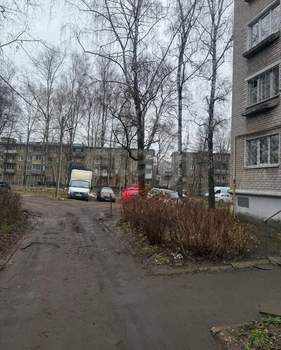 2-к квартира, вторичка, 44м2, 1/4 этаж