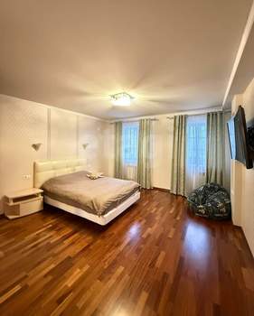 6-к квартира, вторичка, 217м2, 1/3 этаж