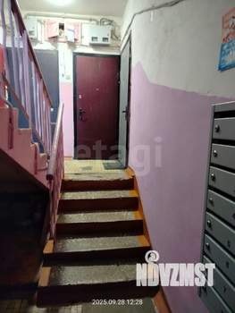 2-к квартира, вторичка, 42м2, 1/4 этаж