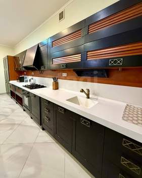 6-к квартира, вторичка, 217м2, 1/3 этаж