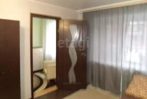 2-к квартира, вторичка, 42м2, 1/4 этаж