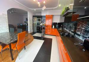 3-к квартира, вторичка, 100м2, 3/5 этаж