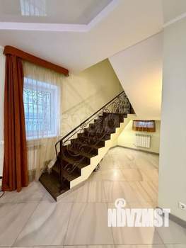 6-к квартира, вторичка, 217м2, 1/3 этаж