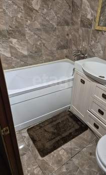 2-к квартира, вторичка, 42м2, 1/5 этаж