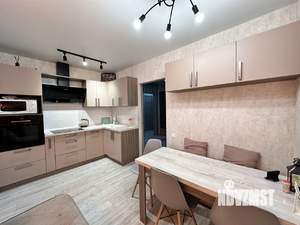 2-к квартира, вторичка, 63м2, 11/17 этаж