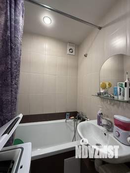 2-к квартира, вторичка, 44м2, 1/4 этаж