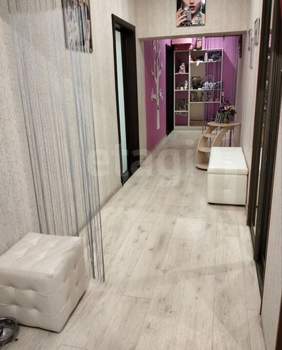 2-к квартира, вторичка, 90м2, 1/4 этаж