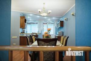 3-к квартира, вторичка, 180м2, 1/4 этаж