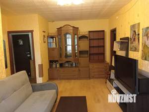 2-к квартира, вторичка, 42м2, 1/4 этаж