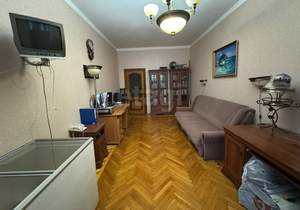 4-к квартира, вторичка, 180м2, 2/4 этаж