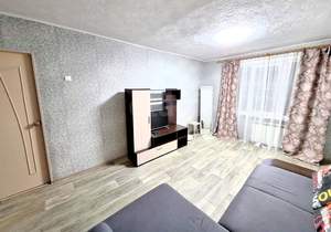 2-к квартира, вторичка, 44м2, 1/4 этаж
