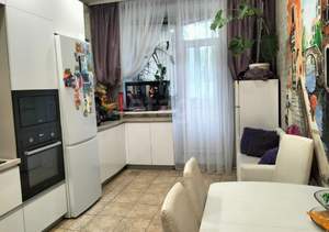 2-к квартира, вторичка, 90м2, 1/4 этаж