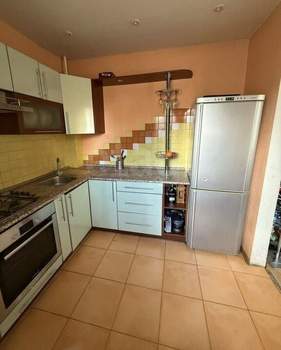 2-к квартира, вторичка, 45м2, 1/4 этаж