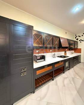 6-к квартира, вторичка, 217м2, 1/3 этаж