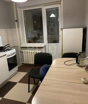 4-к квартира, вторичка, 92м2, 1/9 этаж