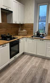 3-к квартира, вторичка, 100м2, 1/1 этаж