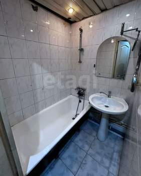 4-к квартира, вторичка, 61м2, 1/5 этаж