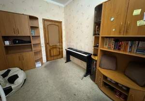 4-к квартира, вторичка, 180м2, 2/4 этаж
