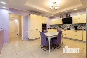 4-к квартира, вторичка, 148м2, 2/5 этаж