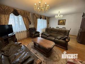 4-к квартира, вторичка, 103м2, 2/5 этаж
