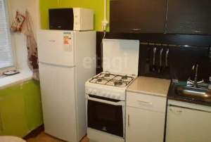 2-к квартира, вторичка, 42м2, 1/4 этаж
