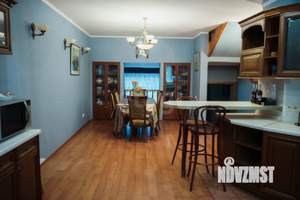 3-к квартира, вторичка, 180м2, 1/4 этаж