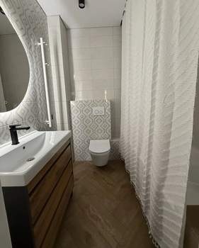 2-к квартира, вторичка, 62м2, 1/4 этаж