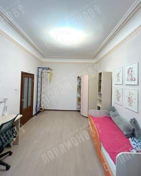 4-к квартира, вторичка, 101м2, 2/5 этаж
