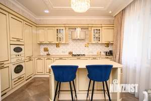 4-к квартира, вторичка, 160м2, 1/4 этаж