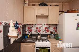 2-к квартира, вторичка, 42м2, 3/4 этаж