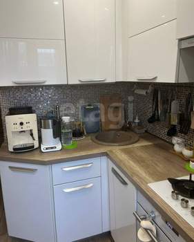 4-к квартира, вторичка, 62м2, 5/5 этаж