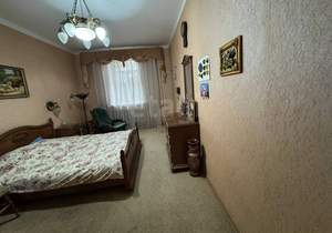 4-к квартира, вторичка, 180м2, 2/4 этаж