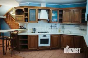 3-к квартира, вторичка, 180м2, 1/4 этаж