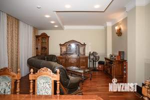 4-к квартира, вторичка, 166м2, 1/5 этаж