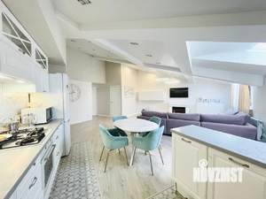 3-к квартира, вторичка, 102м2, 4/4 этаж